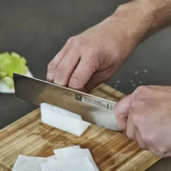 ZWILLING | GOURMET - Nakiri - Klinge 18cm -Geschäft für Küchengeräte NAKZ180 inuse 1 b033