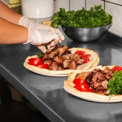 Edelstahl Arbeitstisch PREMIUM - 1600x800mm - Mit Grundboden & Aufkantung -Geschäft für Küchengeräte stainless steel worktable inuse 1 4265 46